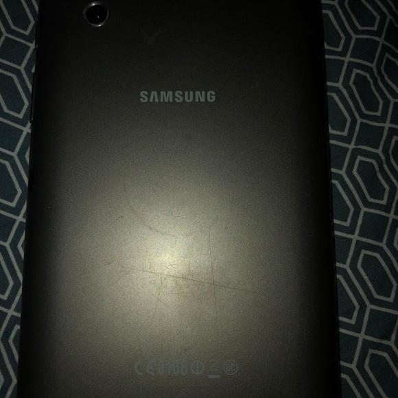Samsung Galaxy Tablet - Picture 2 of 2